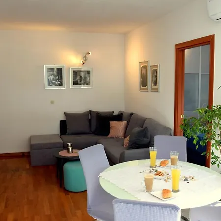 Apartament Marimar, Beachfront 1st Row *