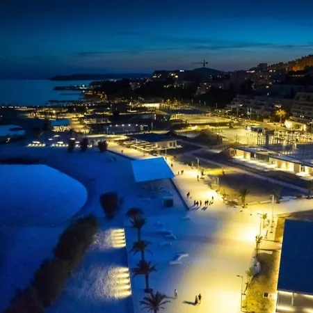 Marimar, Beachfront 1st Row