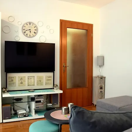 Marimar, Beachfront 1st Row Apartment Split