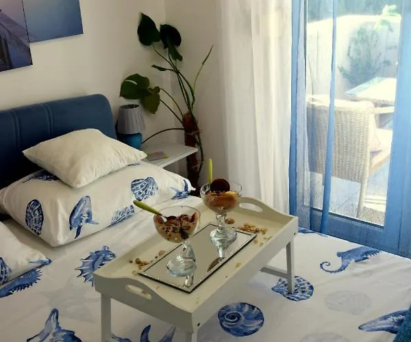 Marimar, Beachfront 1st Row * سبليت