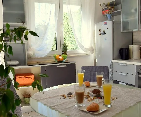 Marimar, Beachfront 1st Row * سبليت