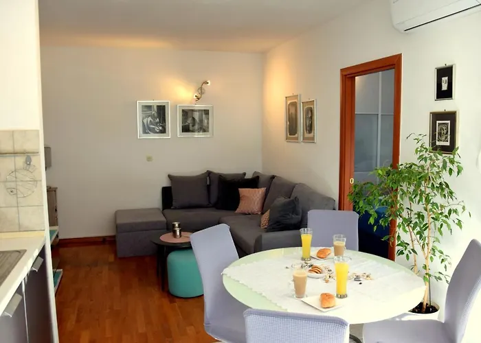 Apartament Marimar, Beachfront 1st Row *