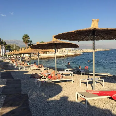 Apartment Marimar, Beachfront 1st Row Split