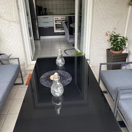 Apartment Marimar, Beachfront 1st Row Split