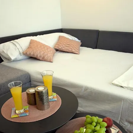 Apartman Marimar, Beachfront 1st Row Split