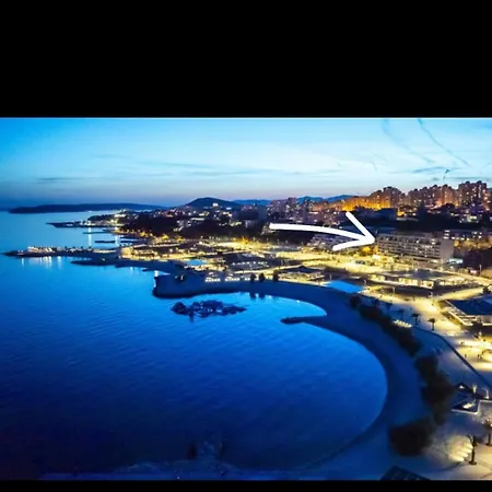 Marimar, Beachfront 1st Row Apartment *