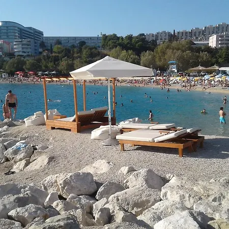 Apartment Marimar, Beachfront 1st Row Split